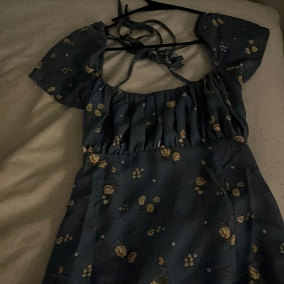 Dresses & Skirts - blue flower dress
